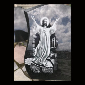 Elegancka tablica z wykutym Jezusem Zbawicielem