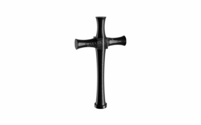 Kamienny krzyż na pomnik k3