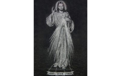 Grawer Jezusa "Jezu ufam tobie" na pomniku